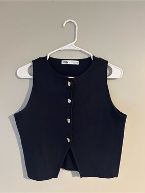 Zara Sleeveless Button-Front Crop Top in Navy - Size L